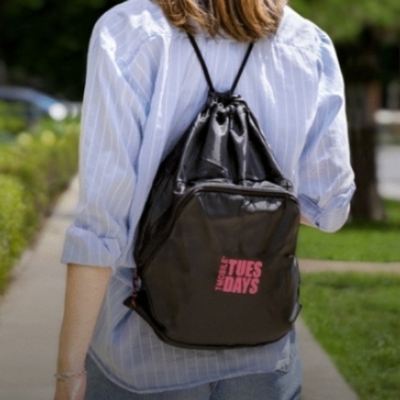 New T-Mobile Drawstring Black Backpack With Zipper Compartment - Picture 2 of 5